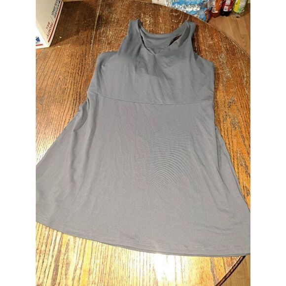 New Large Fabletics Pewter On The Go Bullt In Bra Dress Sleeveless Racerback NWT - Picture 4 of 5